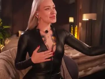 Freechat kinkylina_ on Chaturbate