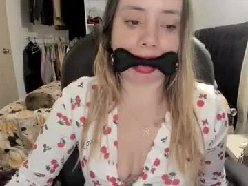 kittywantslove23 on Chaturbate 