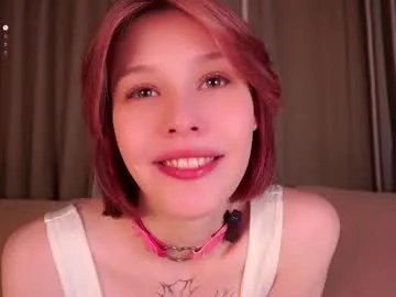 Freechat krissyhei on Chaturbate