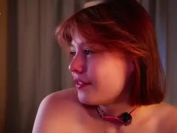 Freechat krissyhei on Chaturbate