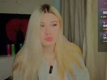 Private lilhornyprincess on Chaturbate