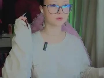 Private lilhornyprincess on Chaturbate