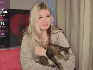 Private lilhornyprincess on Chaturbate