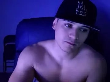 Freechat lilhotnando on Chaturbate