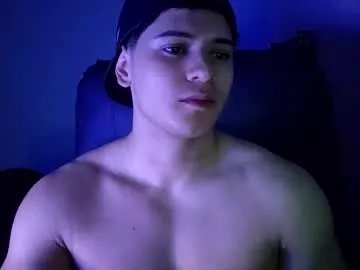 Freechat lilhotnando on Chaturbate