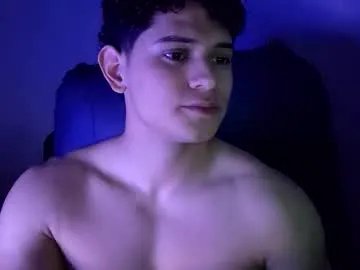 Freechat lilhotnando on Chaturbate