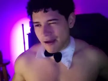 Freechat lilhotnando on Chaturbate