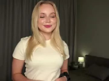 Private lipswithsmileonthem on Chaturbate