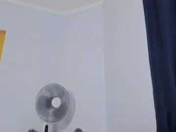 Freechat magic_couple13 on Chaturbate