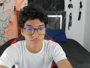 Freechat maximiliano_khalil on Chaturbate