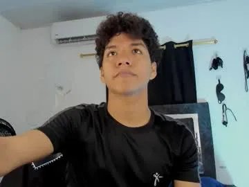 Freechat maximiliano_khalil on Chaturbate