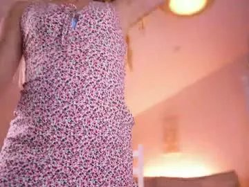 Freechat miablueye on Chaturbate