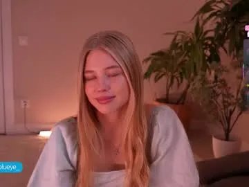 Freechat miablueye on Chaturbate