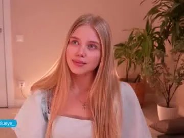 Freechat miablueye on Chaturbate