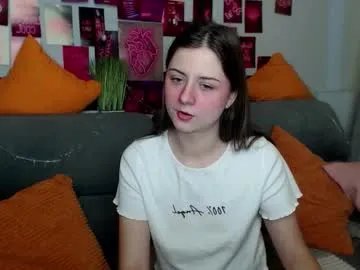 Freechat milanaroz on Chaturbate