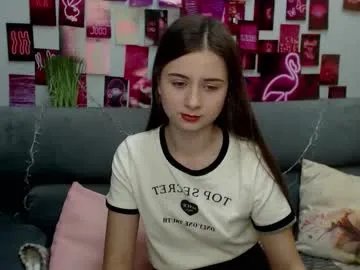 Freechat milanaroz on Chaturbate