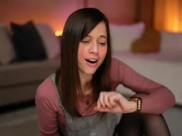 newchloe18 on Chaturbate