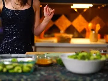 newchloe18 on Chaturbate