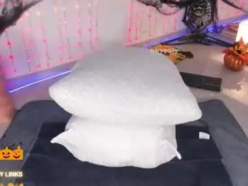 Freechat ohyesly_ on Chaturbate