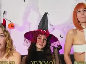 Freechat plump_bums on Chaturbate