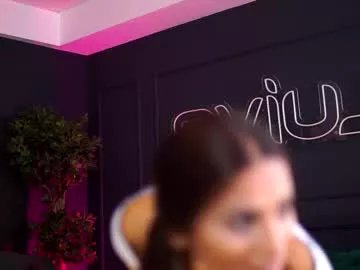 Freechat siennaruh on Chaturbate