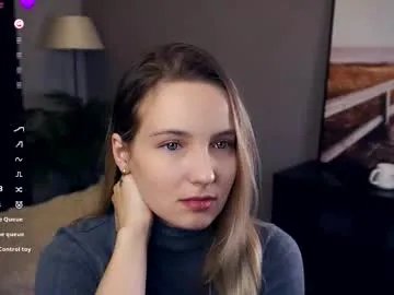 Freechat tashinapetitto on Chaturbate