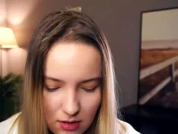 Freechat tashinapetitto on Chaturbate