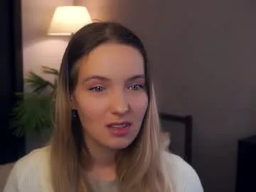 Freechat tashinapetitto on Chaturbate