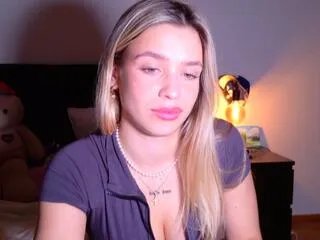 maci_reynolds on Flirt4Free