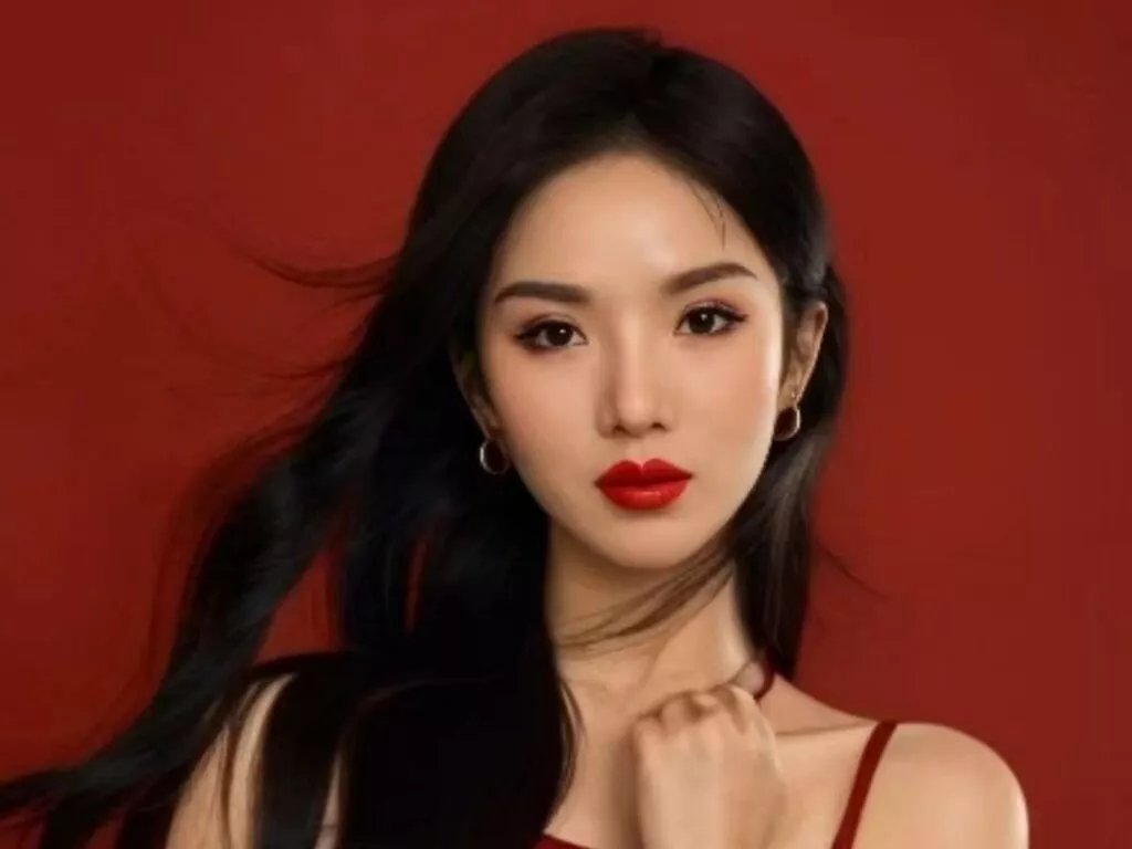 AnniDianna — A girl who loves to laugh always has good luck.Accompany your lonely moments with my time