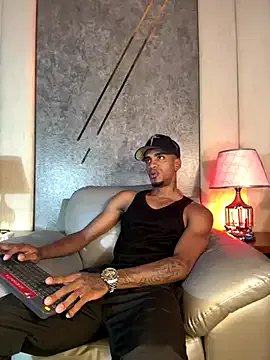 AaronCruz_ on StripChat 