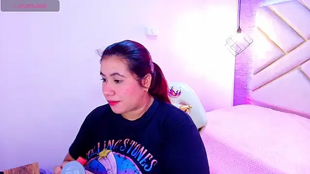 Freechat Addyy_02 on StripChat