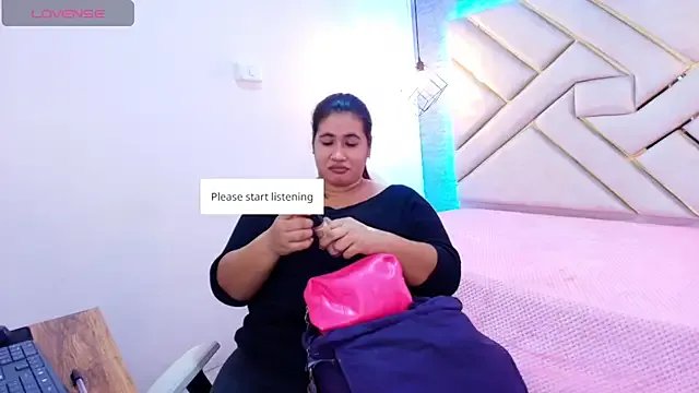 Freechat Addyy_02 on StripChat