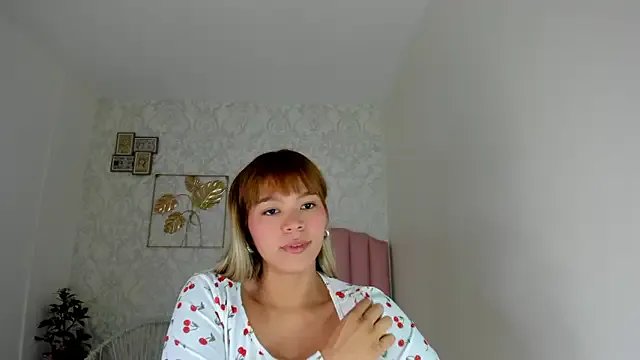 Freechat Adria_ross on StripChat