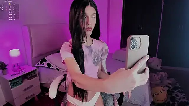 Freechat Ainhoads on StripChat