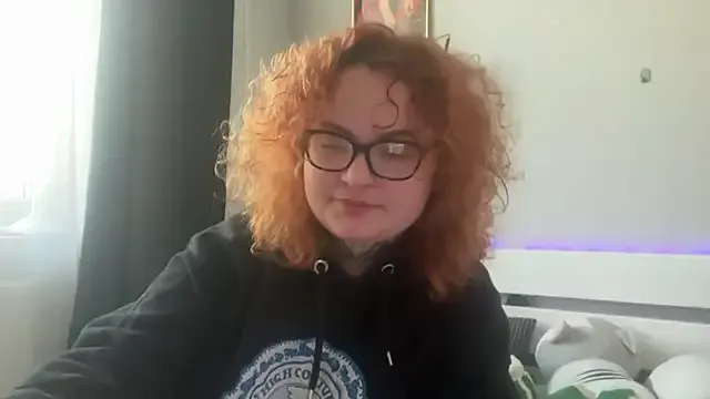 altpersonaa model from StripChat