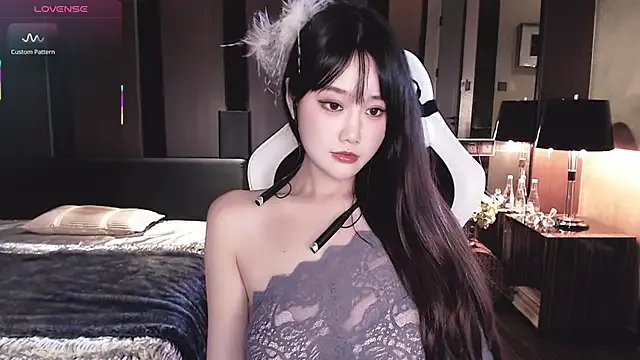 Aurora_-77 on StripChat