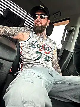 Freechat Beardedtattood on StripChat