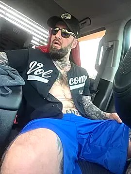 Freechat Beardedtattood on StripChat