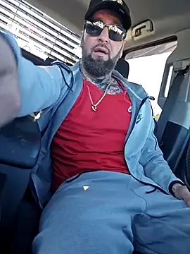 Freechat Beardedtattood on StripChat