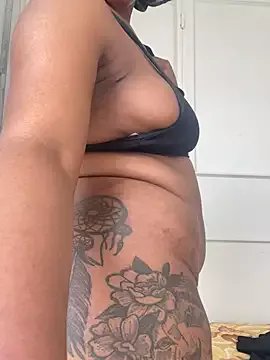 beverlyxxxx on StripChat 