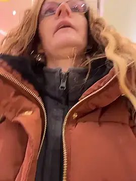 Freechat Bikergirl_97 on StripChat