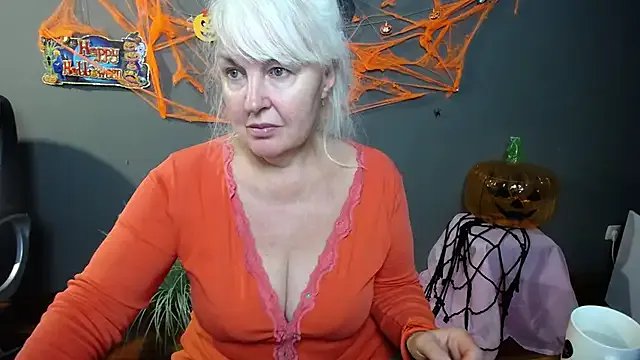 Freechat BlondyLeeBest on StripChat