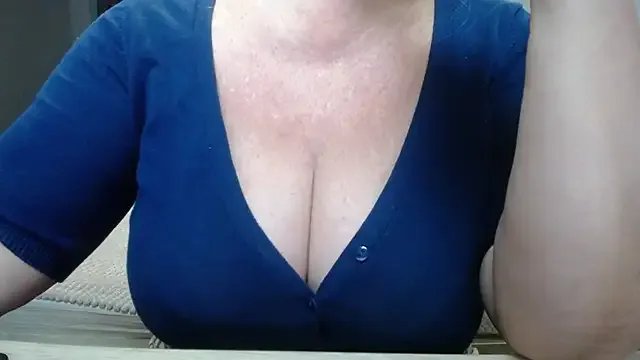 Freechat BlondyLeeBest on StripChat