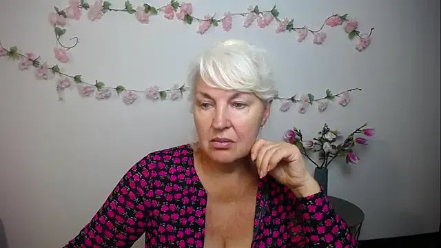 Freechat BlondyLeeBest on StripChat