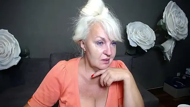 Freechat BlondyLeeBest on StripChat