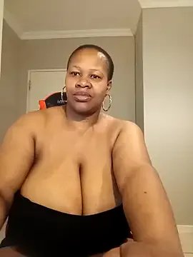 Freechat bustylisa1983 on StripChat