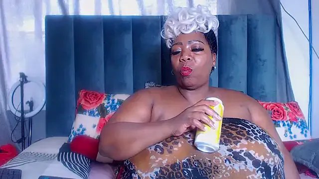 Freechat BustyWendyXXX47 on StripChat