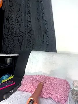 Freechat chiquimaturesexy on StripChat