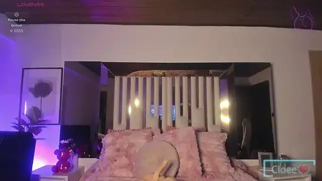 Freechat Cloee_Rainbow1 on StripChat